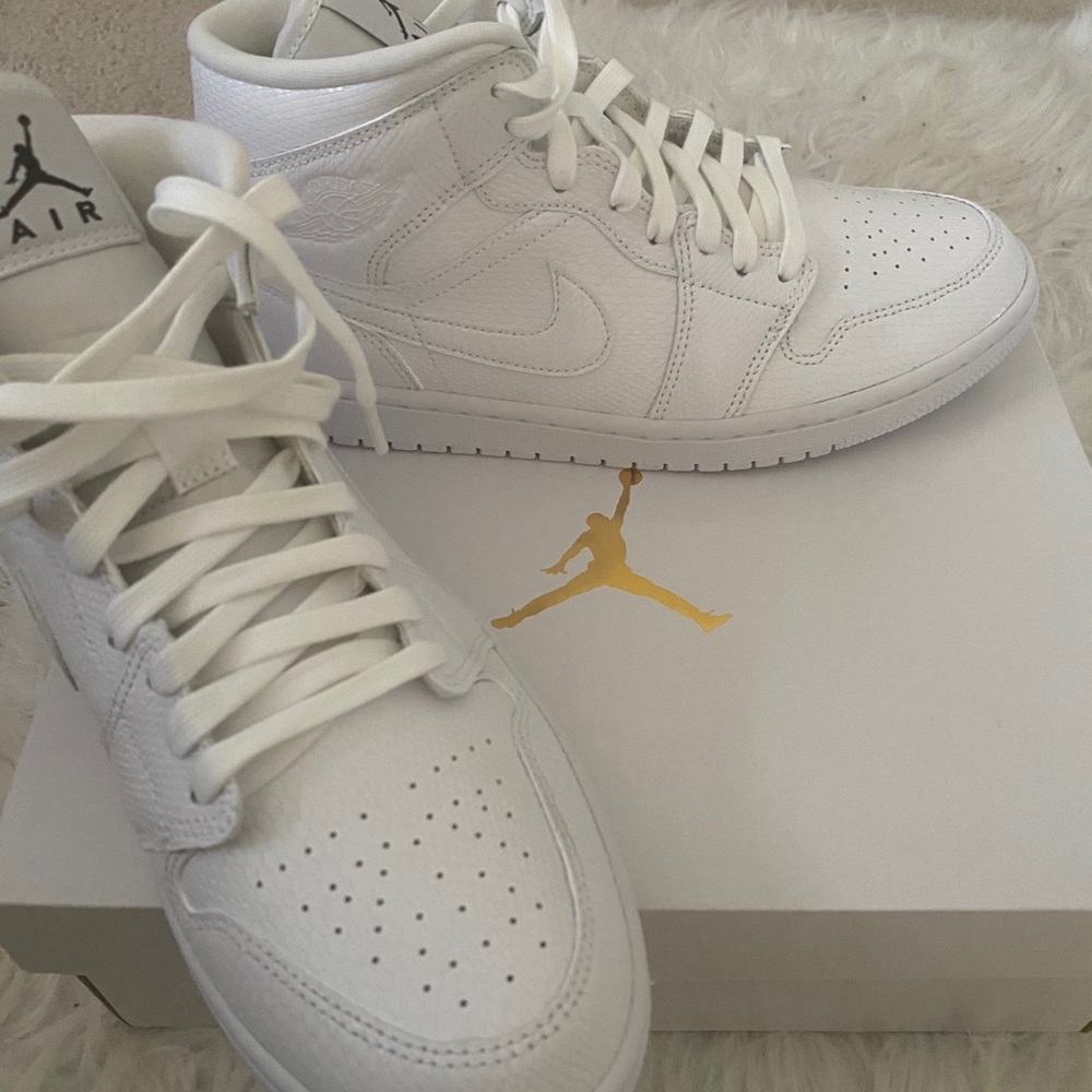 Air Jordan 1 Mid “White Snakeskin”